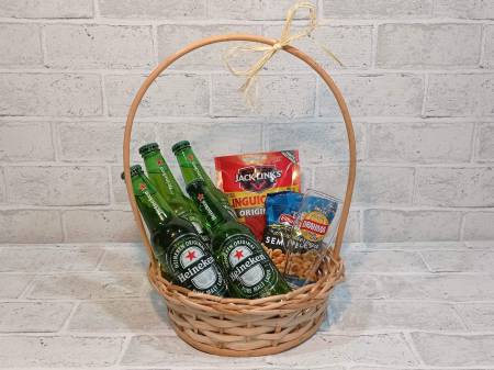 CESTA DE CERVEJA COM COPO E APERITIVOS HEINEKEN