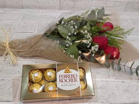 RAMALHETE COM 3 ROSAS VERMELHAS NA JUTA FERRERO 8 UNIDADES